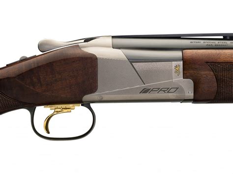 Brownings legendary B25 Superposed, now with the modern performance advantage of a low-profile receiver. . Browning 725 pro sporting vs 725 sporting